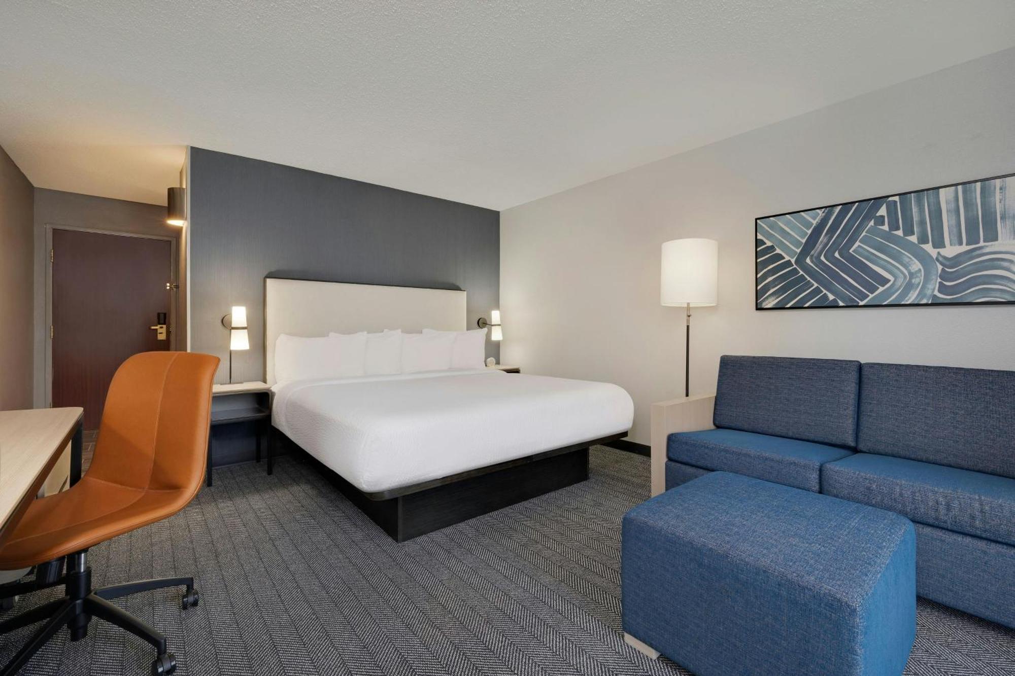 Courtyard By Marriott Indianapolis South Hotel Exterior photo