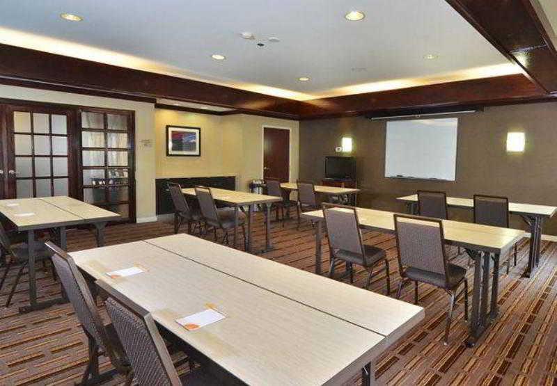 Courtyard By Marriott Indianapolis South Hotel Exterior photo